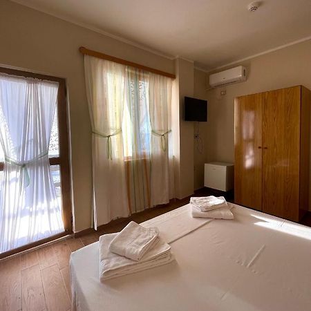 Tekada Hotel & Restaurant Wlora Zewnętrze zdjęcie