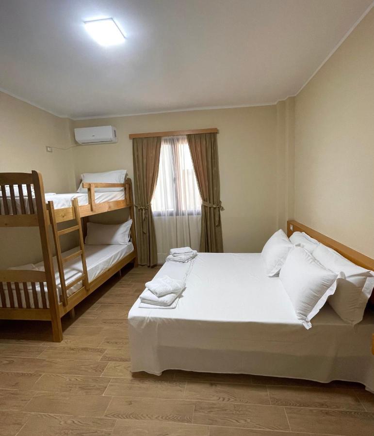 Tekada Hotel & Restaurant Wlora Zewnętrze zdjęcie