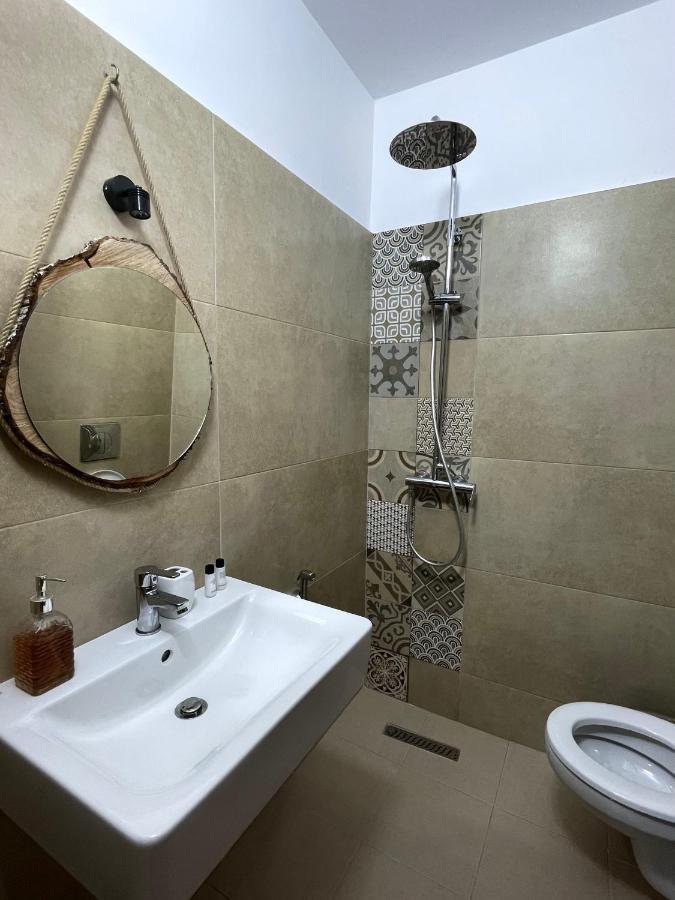 Tekada Hotel & Restaurant Wlora Zewnętrze zdjęcie