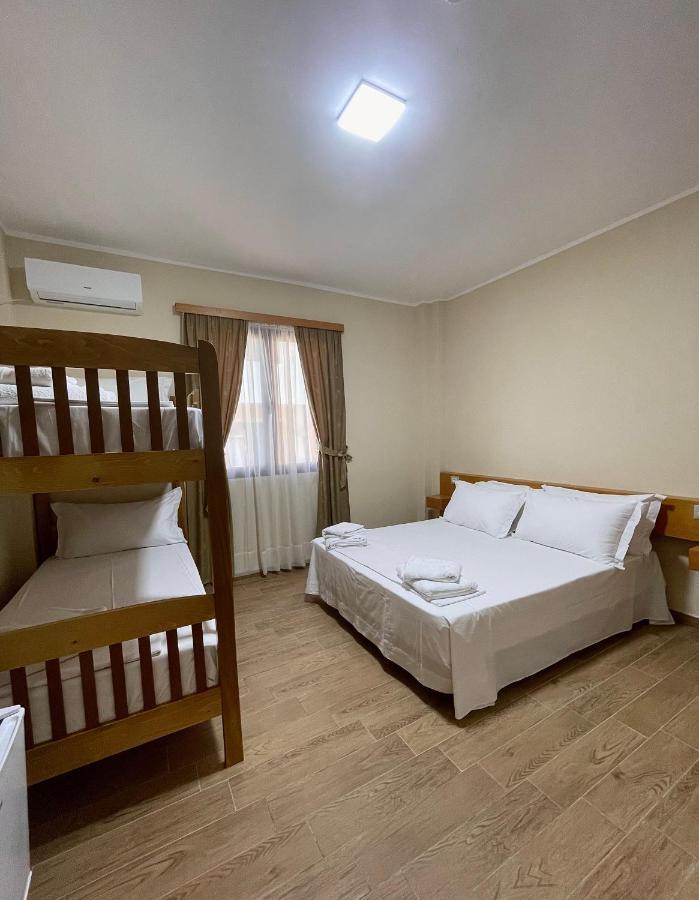 Tekada Hotel & Restaurant Wlora Zewnętrze zdjęcie